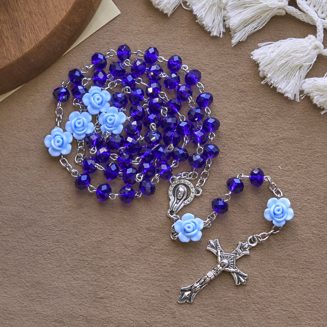 Christianartworkshop Blumen-Rosenperlen und 8 mm mehrfarbiger polyedrischer Rosenkranz mit Jungfrau-Maria-Anhänger und Kruzifix