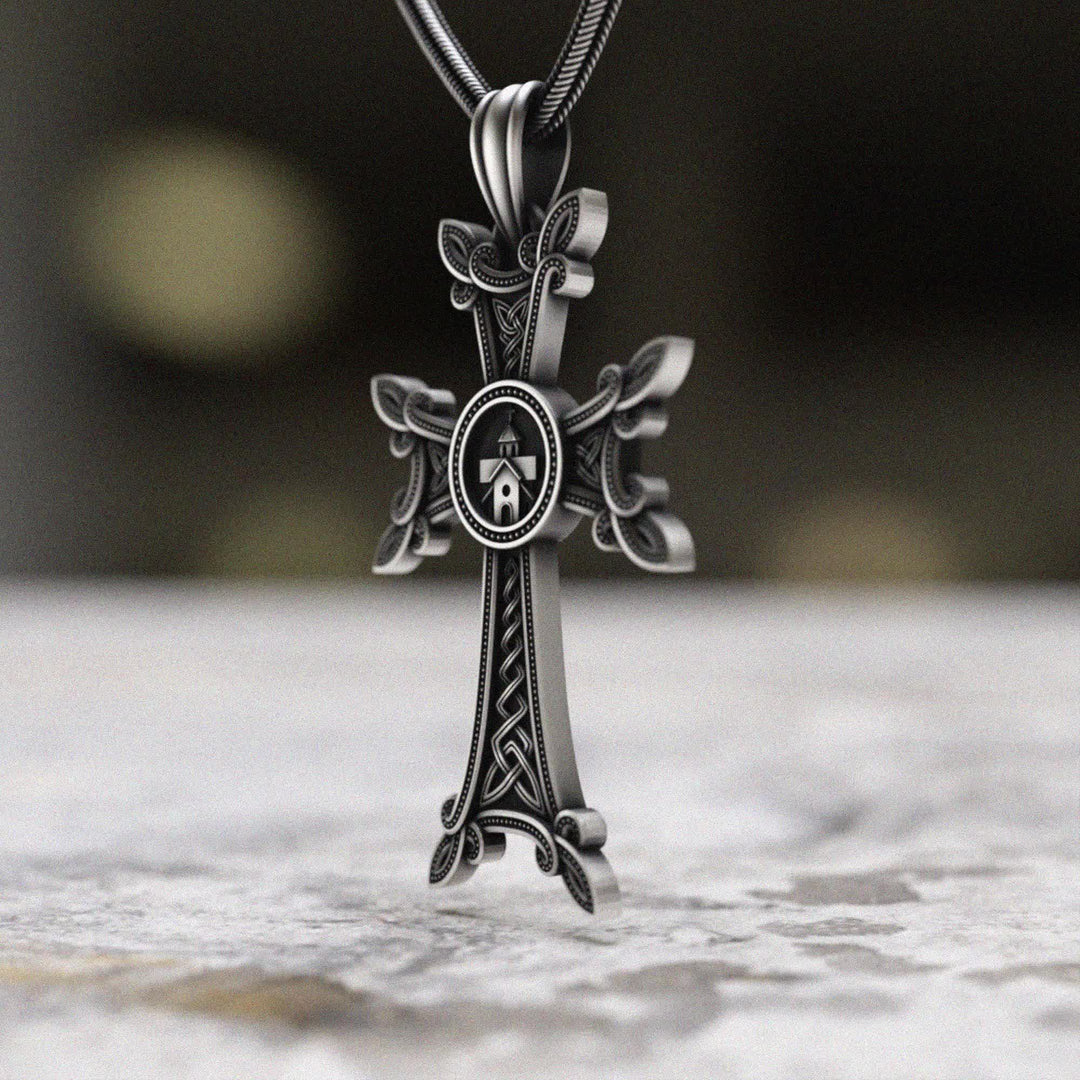 Christianartworkshop Halskette mit keltischem Knoten und armenischem Kreuzanhänger der orthodoxen Kirche