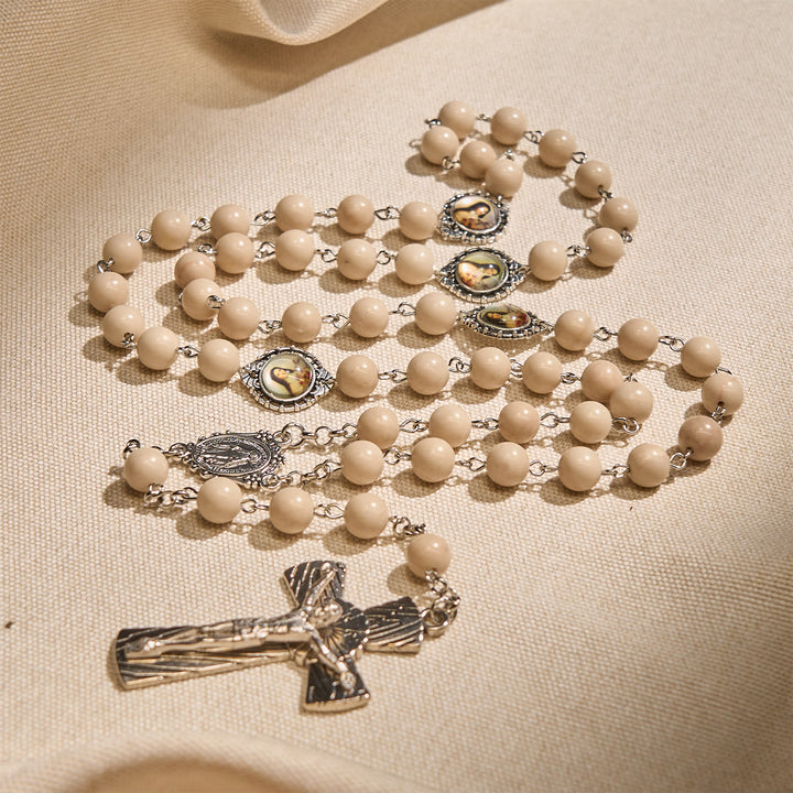Christianartworkshop Minimalistischer Rosenkranz mit St. Therese und Wundertätiger Medaille aus poliertem weißem Stein mit Kruzifix