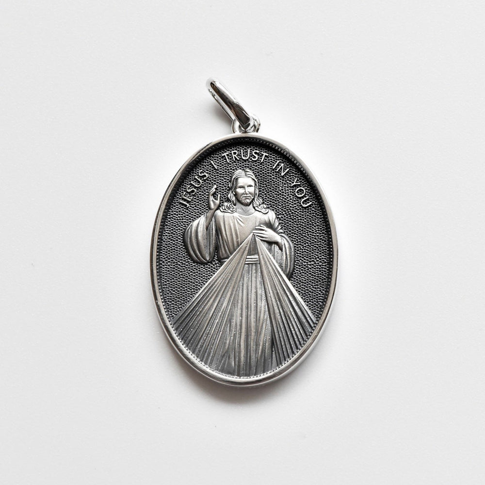 Christianartworkshop Halskette mit ovaler Medaille aus Sterlingsilber im Antik-Stil mit der Barmherzigkeit Jesu - image 2