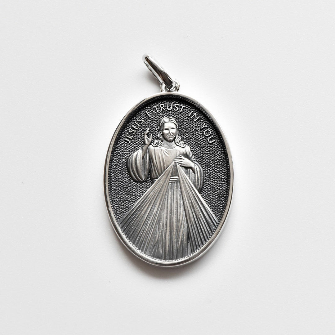 Christianartworkshop Halskette mit ovaler Medaille aus Sterlingsilber im Antik-Stil mit der Barmherzigkeit Jesu - image 1