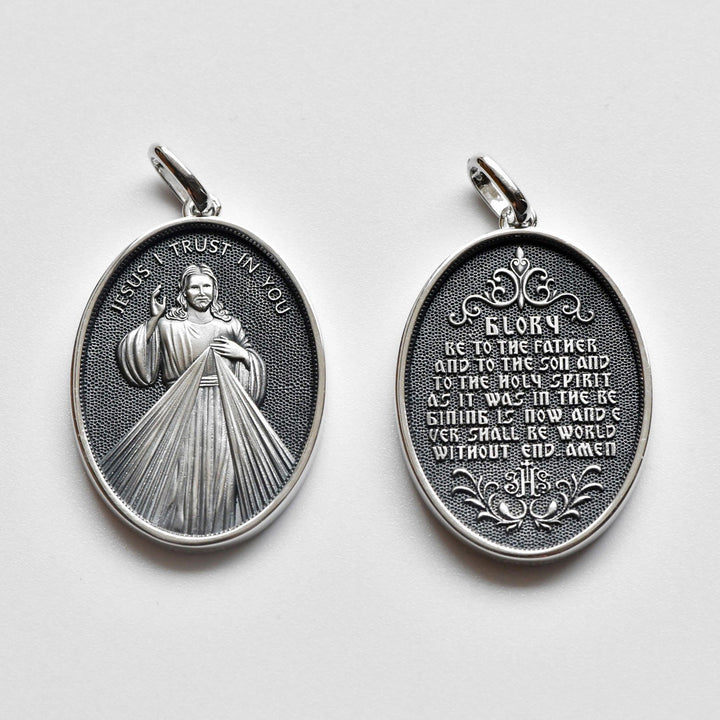 Christianartworkshop Halskette mit ovaler Medaille aus Sterlingsilber im Antik-Stil mit der Barmherzigkeit Jesu - Jesus - image 0
