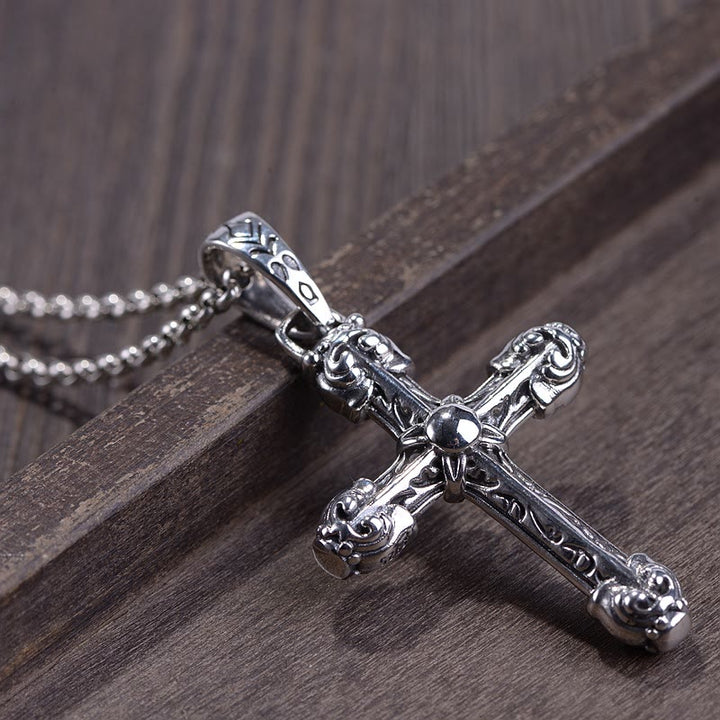 Christianartworkshop Dicke, massive Halskette aus Sterlingsilber mit kunstvollem Schwertkreuz und gotischen Ranken - image 2
