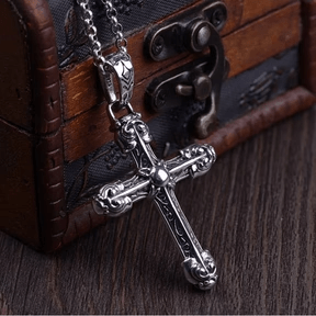 Christianartworkshop Dicke, massive Halskette aus Sterlingsilber mit verziertem Schwertkreuz und gotischen Schnörkeln - S925 - image 1