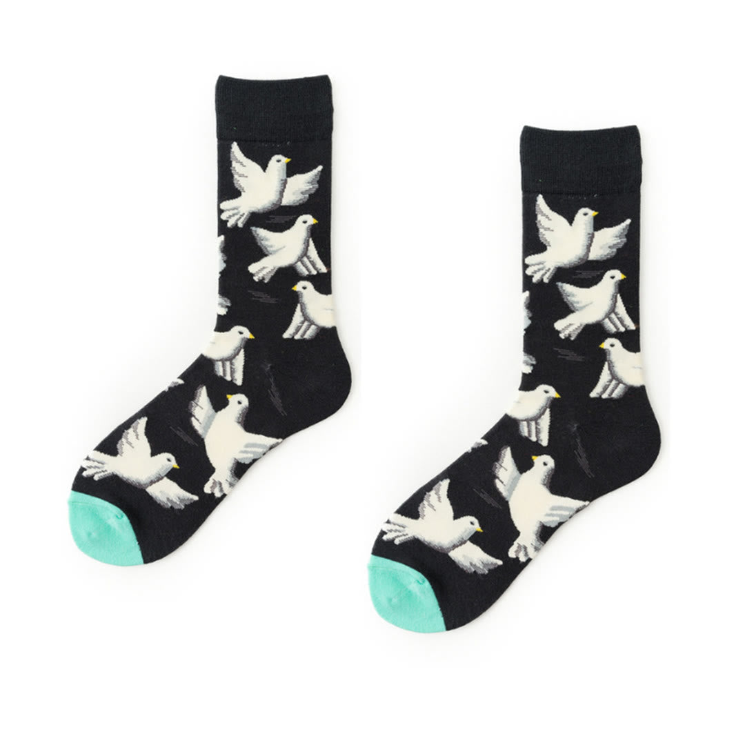 Christianartworkshop Schwarze Crew-Unisex-Socken mit weißen Tauben des Heiligen Geistes: Lass den Frieden mit jedem Schritt aufsteigen - image 4