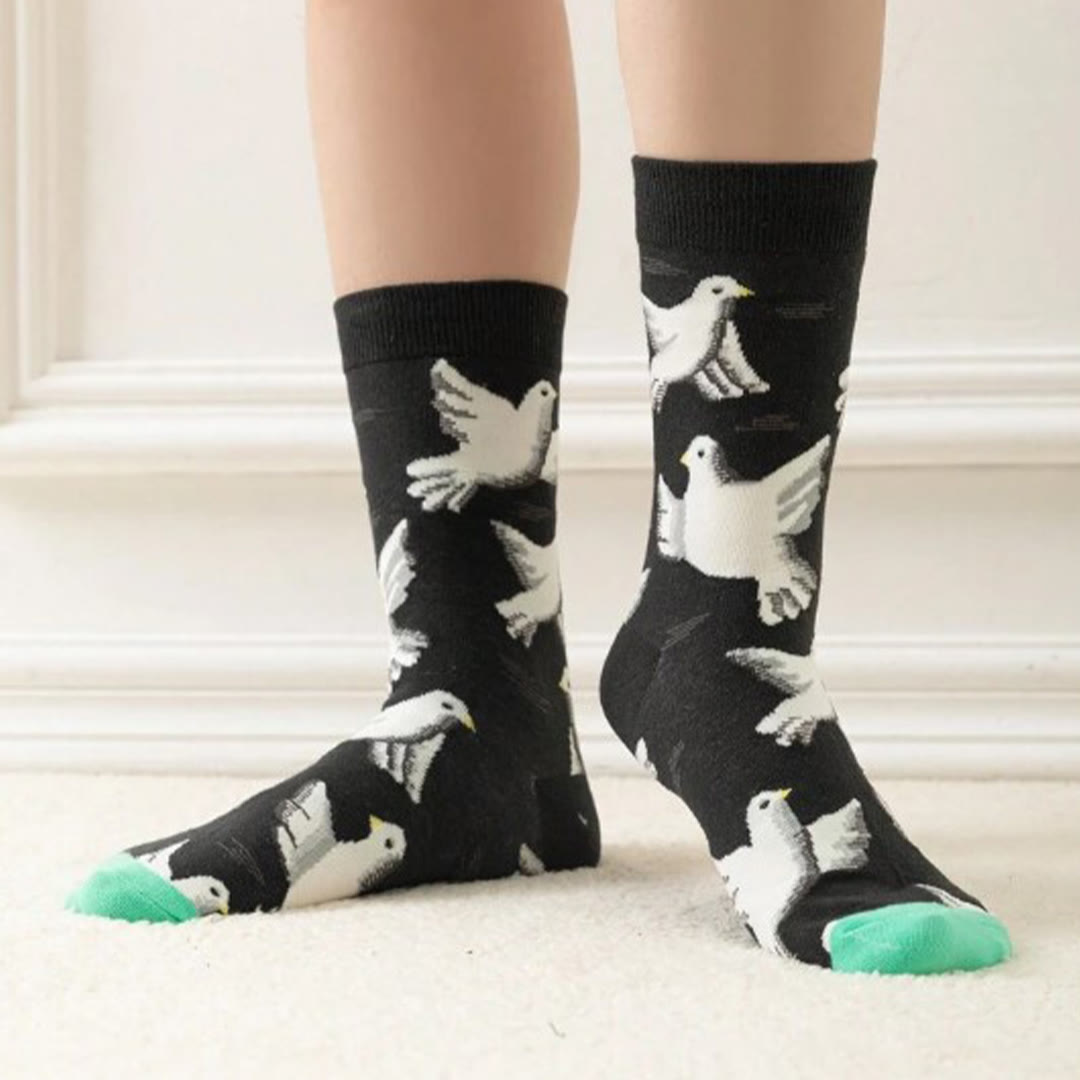 Christianartworkshop Schwarze Crew-Unisex-Socken mit weißen Tauben des Heiligen Geistes: Lass den Frieden mit jedem Schritt aufsteigen - Einheitsgröße (EU 36–46 / US 4–13) - 10 Paare - image 1