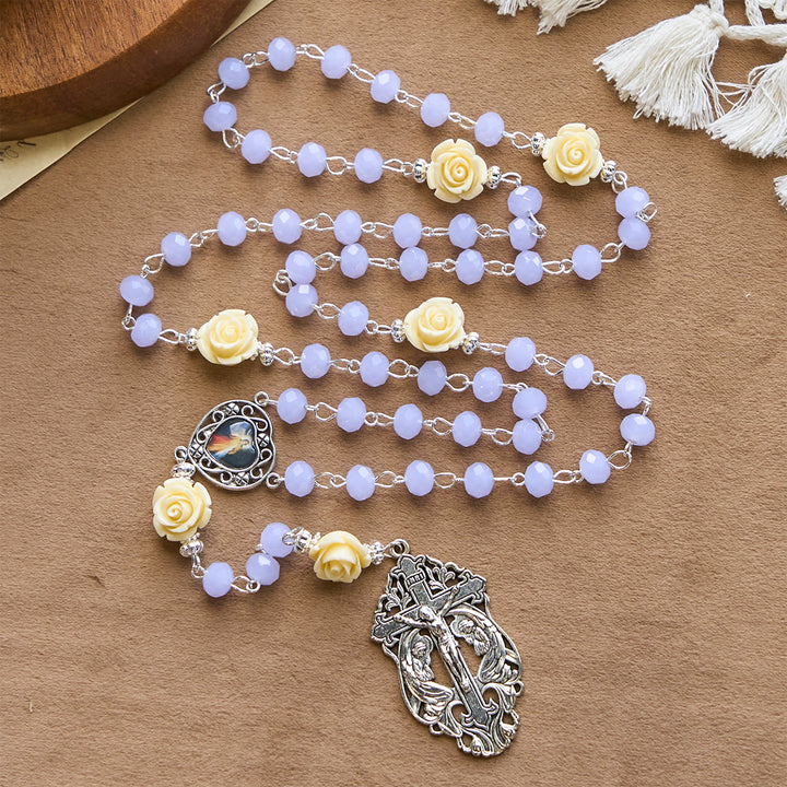 Christianartworkshop Eleganter Rosenkranz mit Rosenperlen in Herzform, Barmherzigkeit Gottes und Kruzifix mit anbetenden Engeln - Göttliche Barmherzigkeit & Kruzifix - image 1