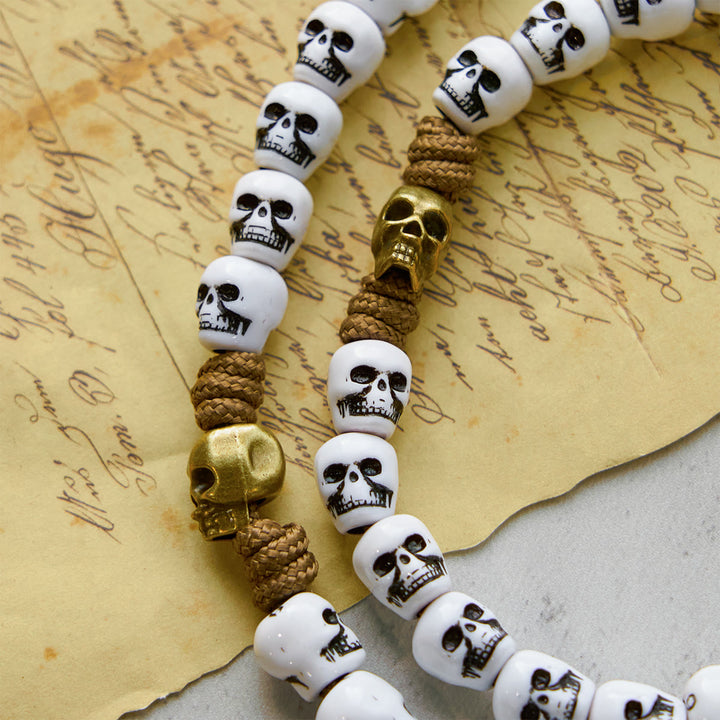 Christianartworkshop Rebel Style Weiße Totenkopfperlen mit Wundertätiger Medaille und INRI-Kruzifix-Rosenkranz