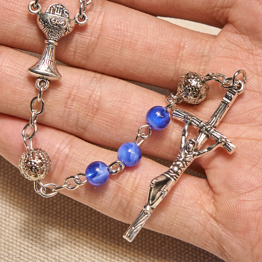 Christianartworkshop Elegante runde Perlen mit Farbverlauf in Blau, 6 mm, mit Rosenkranz mit Heiligem Gral und Kruzifix - image 5
