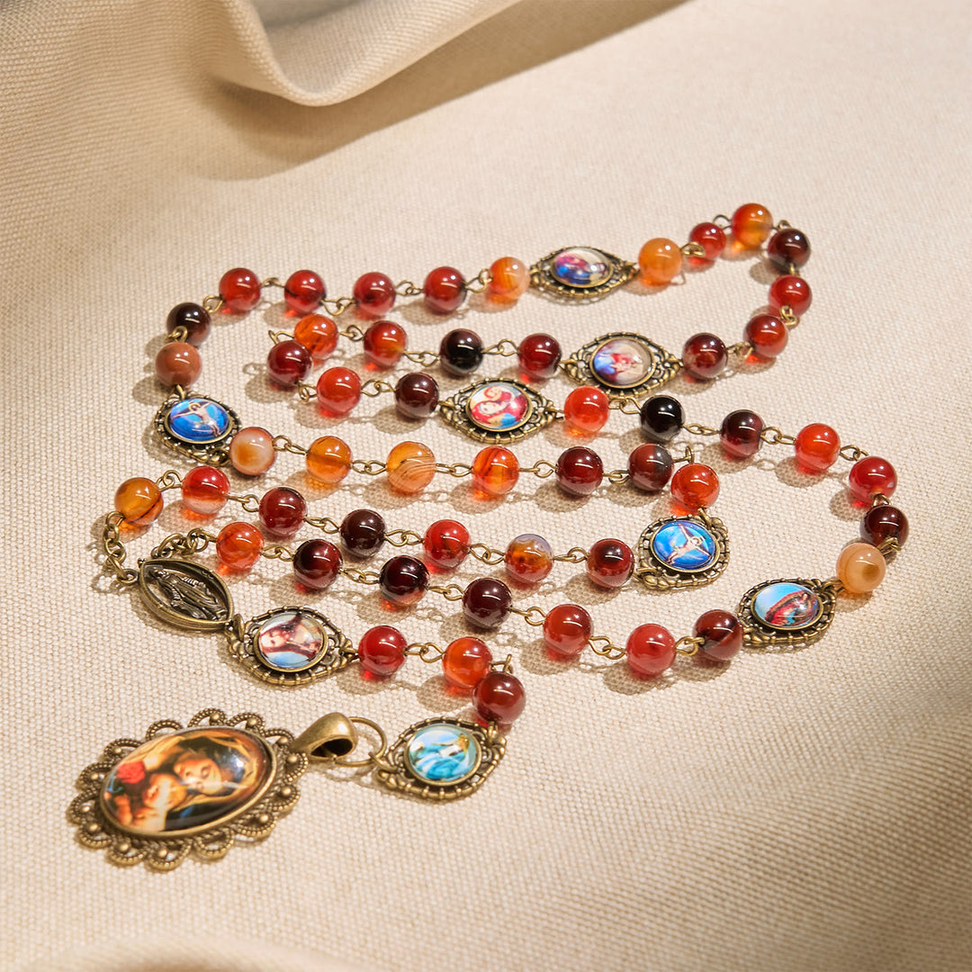 Christianartworkshop Madonna-Medaille und Heilige Symbole aus verträumten braunen Achatperlen, Rosenkranz - Medaille Madonna mit Kind - image 1