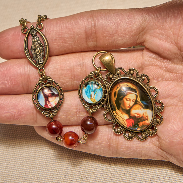 Christianartworkshop Madonna-Medaille und Heilige Symbole aus verträumten braunen Achatperlen, Rosenkranz - image 5