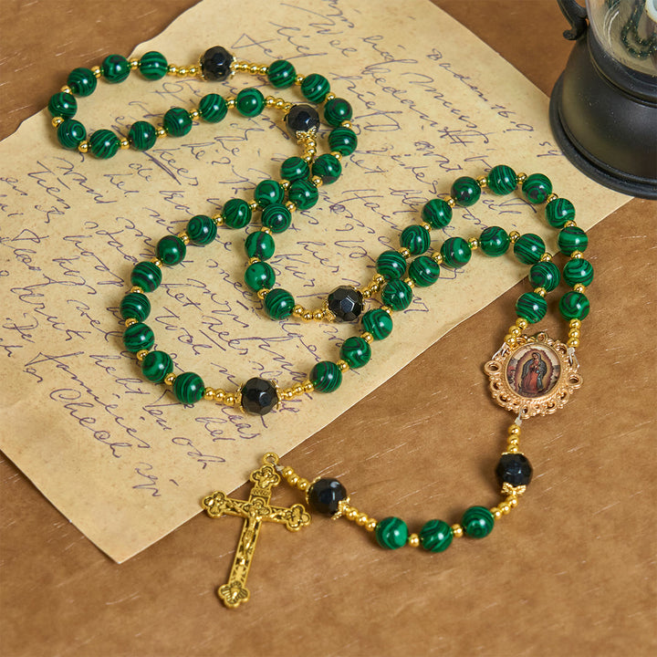 Christianartworkshop Glatter grüner Tigerauge-Rosenkranz mit Kruzifix und heiliger Wundermedaille - image 3