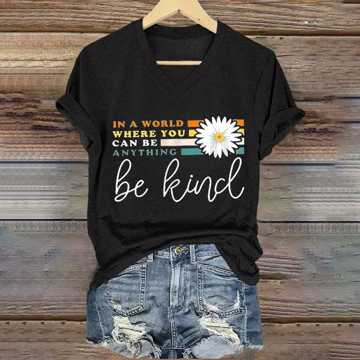 Christianartworkshop Damen T-Shirt mit V-Ausschnitt - Schwarz - 4XL - image 6