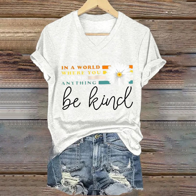 Christianartworkshop Damen T-Shirt mit V-Ausschnitt - Weiß - 4XL - image 4