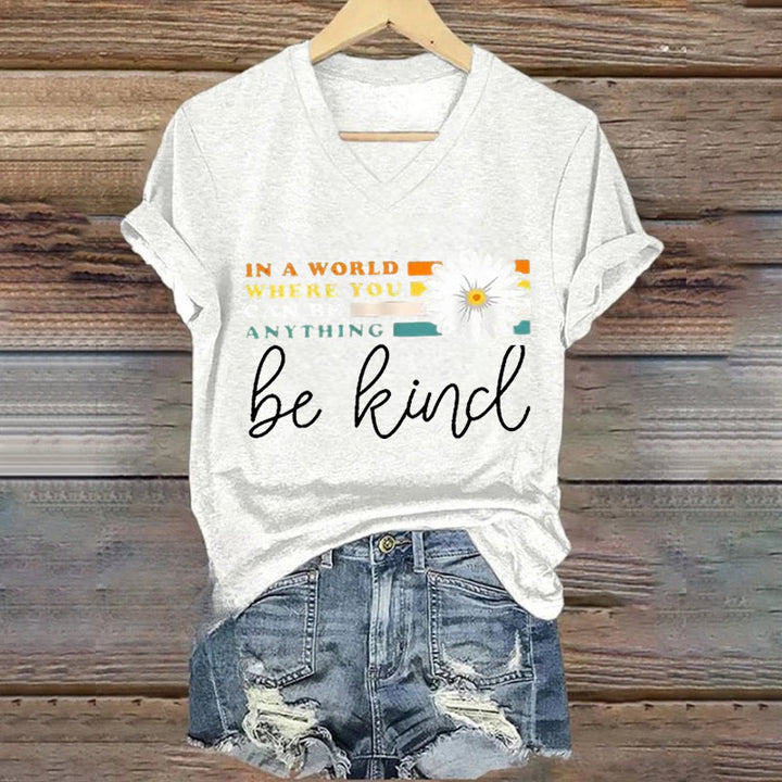 Christianartworkshop Damen T-Shirt mit V-Ausschnitt - Weiß - 4XL - image 4