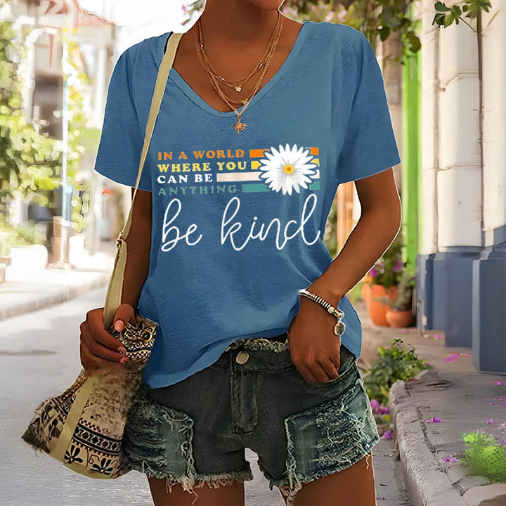 Christianartworkshop Damen T-Shirt mit V-Ausschnitt - image 2