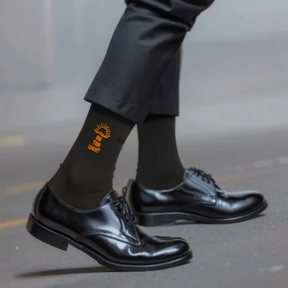 Christianartworkshop Sei das Licht mit schimmernden Sea Horizon Crew-Socken: Strahle mit Geist - Schwarz - Herren (EU 40–44/US 7,5–11) - image 5