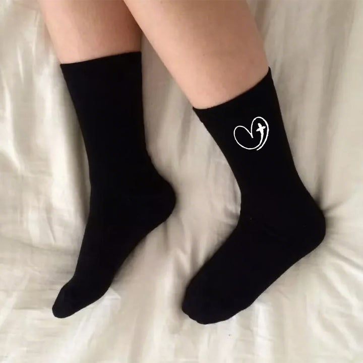 Christianartworkshop Glaubensinspirierte Herz- und Kreuzsocken: Eine sanfte Erinnerung an Gottes Liebe - image 7
