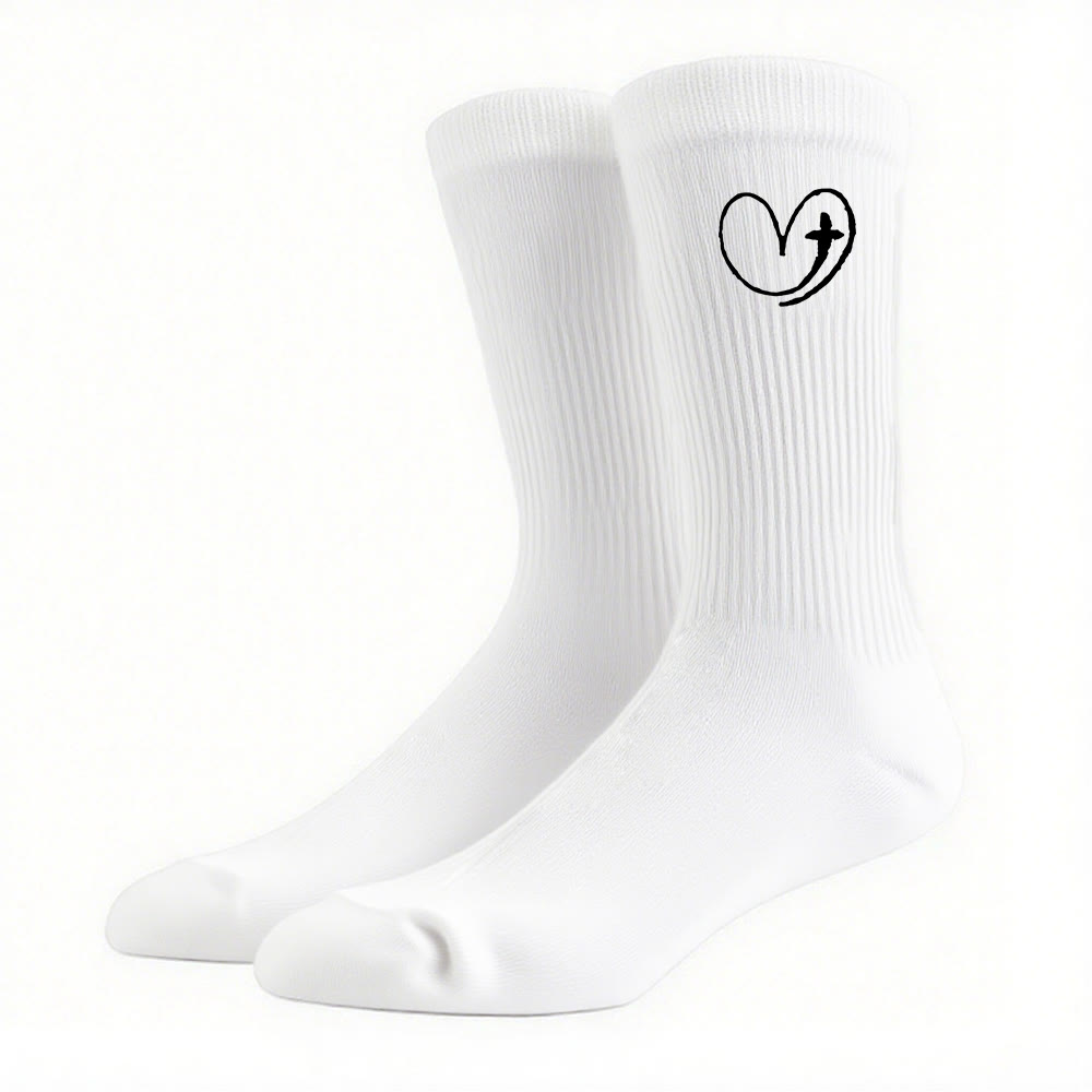 Christianartworkshop Glaubensinspirierte Herz- und Kreuzsocken: Eine sanfte Erinnerung an Gottes Liebe - image 4