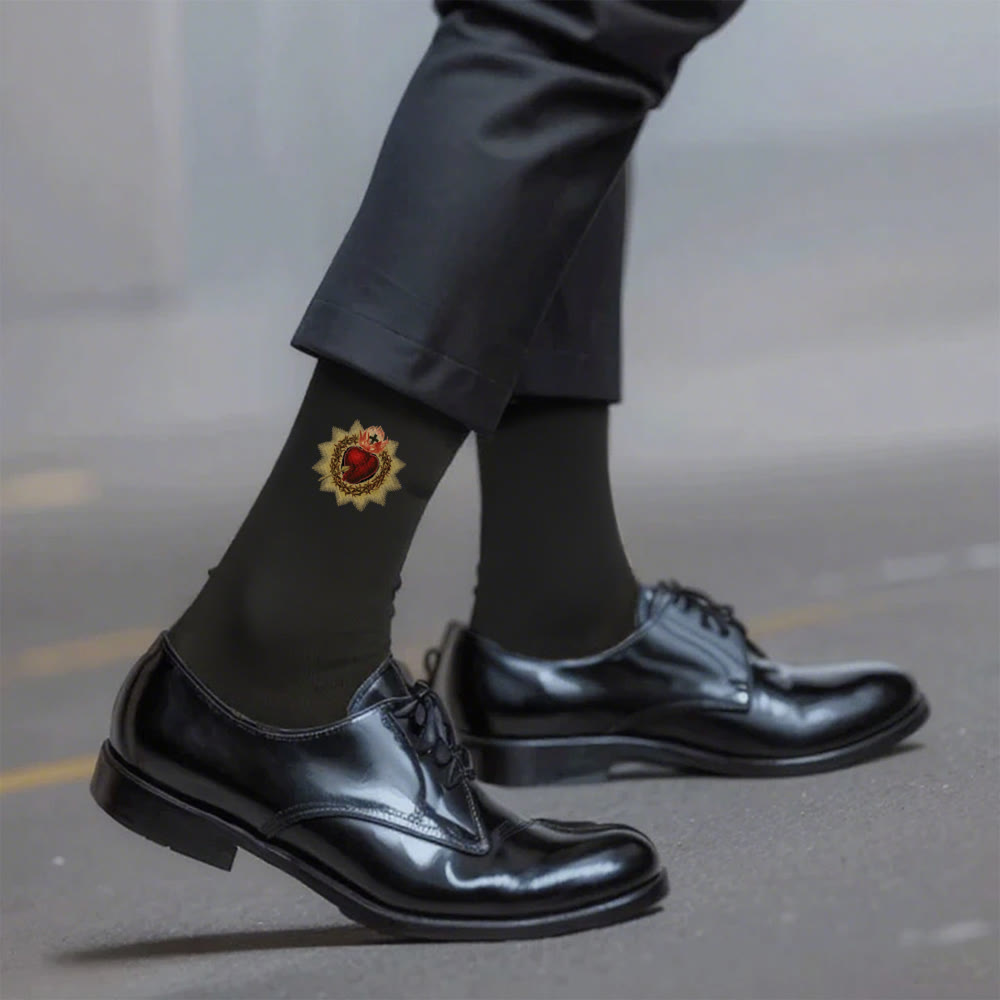 Christianartworkshop Socken „Göttliche Liebe, Heiliges Herz Jesu“: „Walk in Devotion“ - Schwarz - Herren (EU 40–44/US 7,5–11) - image 1