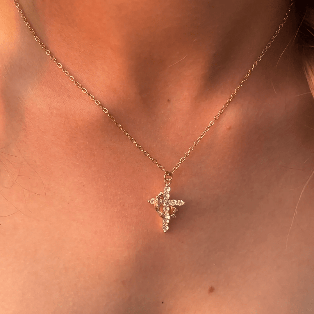 Christianartworkshop Moderne Halskette mit Kreuz „Crowned in Faith“ und Ohrringen - image 3