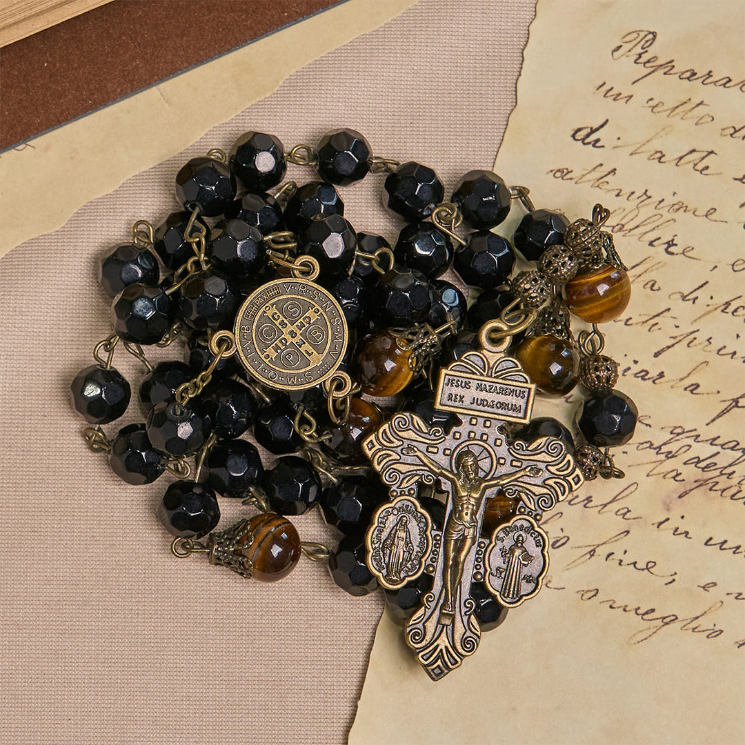 Christianartworkshop Rosenkranz aus Obsidian-Tigerauge-Perlen im Vintage-Stil mit Pardon-Kruzifix und St. Benedikt - Kruzifix & St. Benedikt - image 0
