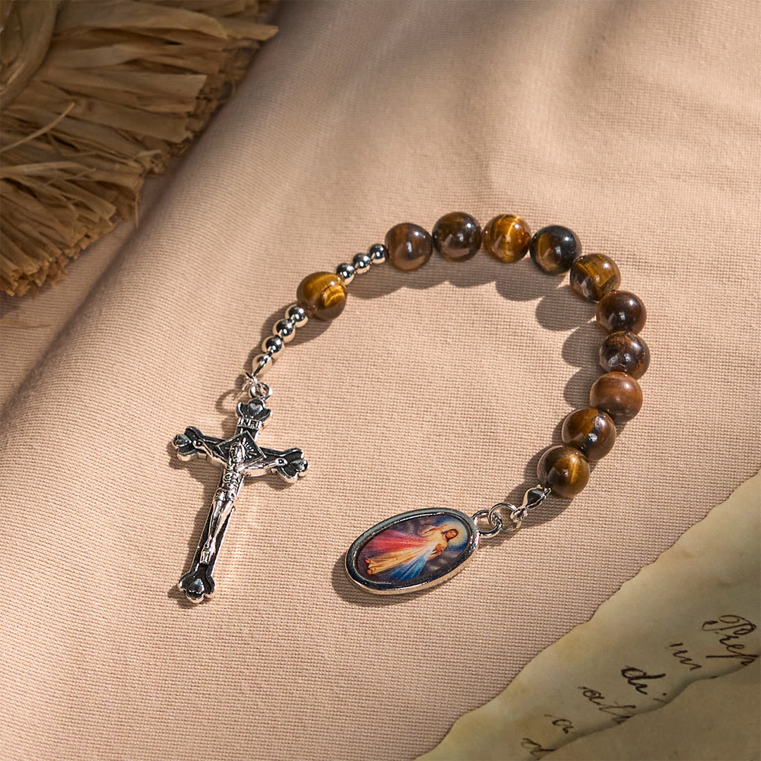 Christianartworkshop Kompakter Taschenrosenkranz aus Tigerauge mit Kruzifix und Göttlicher Barmherzigkeit für tägliche Gebete - Göttliche Barmherzigkeit - image 1
