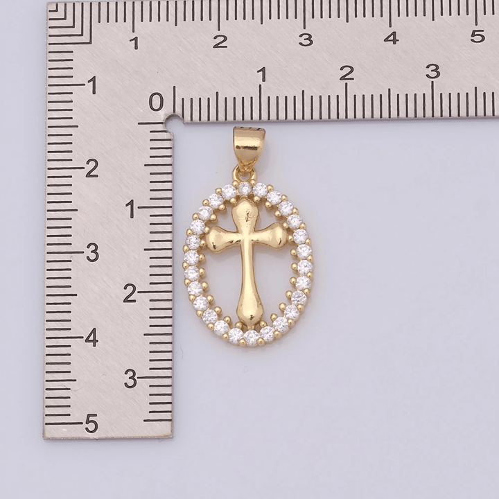 Christianartworkshop Elegante ovale Kreuz-Halskette mit Kristall-Halo: Ein wertvolles Geschenk des Glaubens - image 7