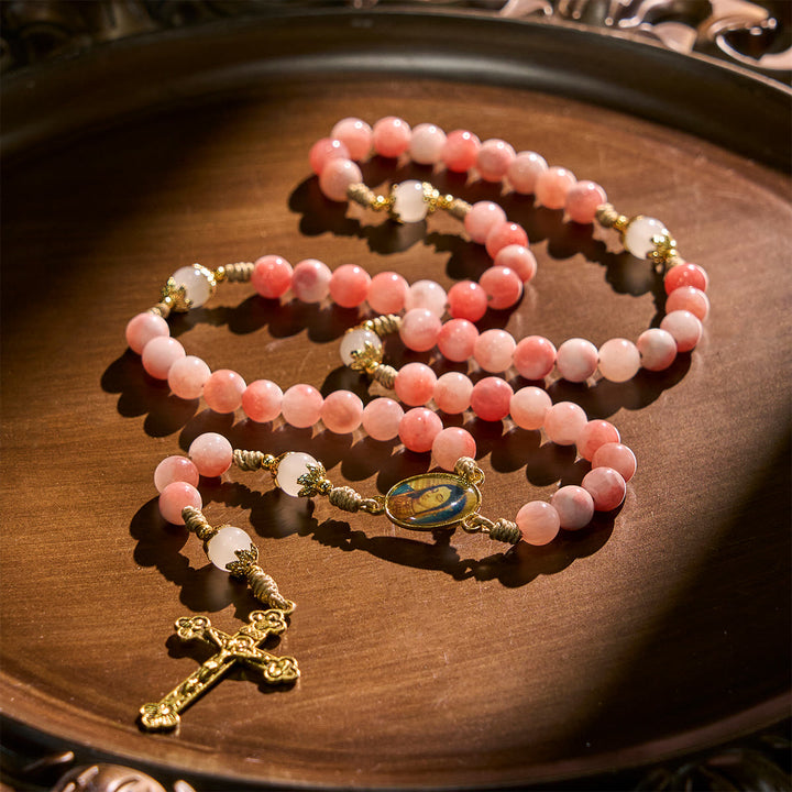 Christianartworkshop GEBETSVOLLER GLAUBE: Handgefertigter Rosenkranz aus rosa glänzenden Perlen mit Geschenkkarte - image 4