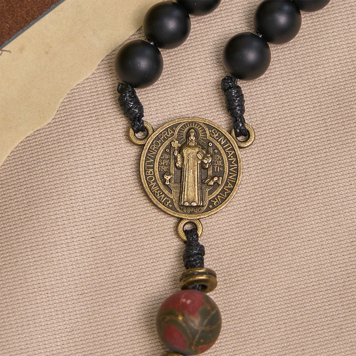 Christianartworkshop Handgefertigter Rosenkranz in Mattschwarz und Erdtönen mit dem Heiligen Benedikt