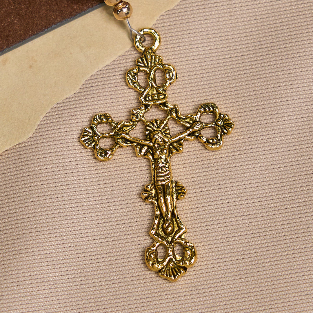 Christianartworkshop Eleganter Rosenkranz aus mattgoldenen Perlen mit der Heiligen Therese und einem Kruzifix - image 8