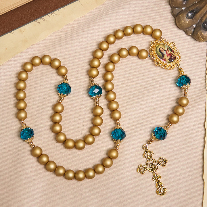 Christianartworkshop Eleganter Rosenkranz aus mattgoldenen Perlen mit der Heiligen Therese und einem Kruzifix - image 6