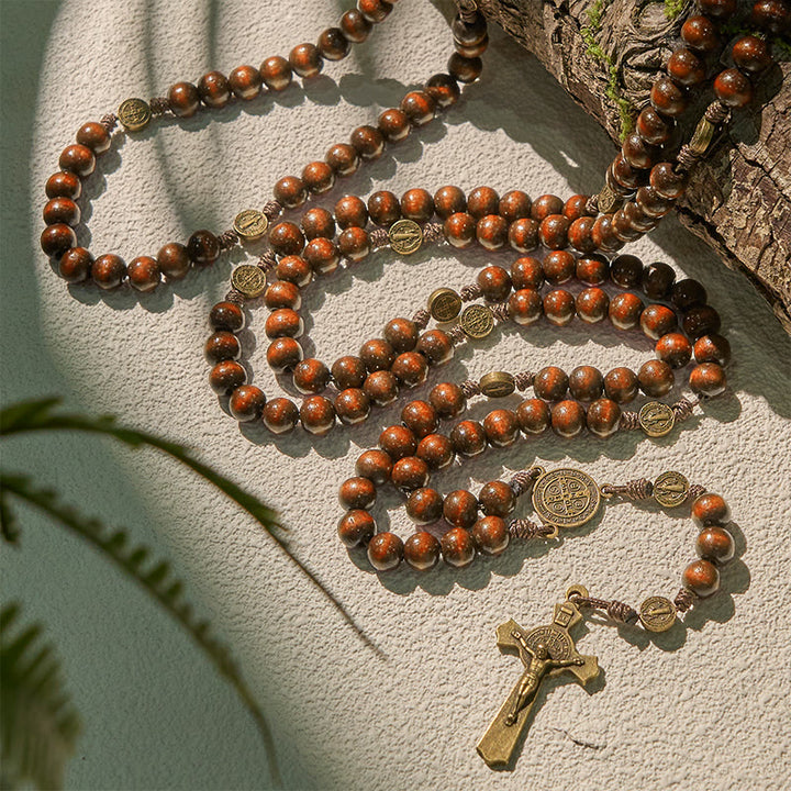 Christianartworkshop 15/20 Dekaden-Rosenkranz aus Olivenholz mit dem Design des Heiligen Benedikt, Kruzifix und Hüftkette – Göttliche Hingabe im doppelten Nutzen - image 15