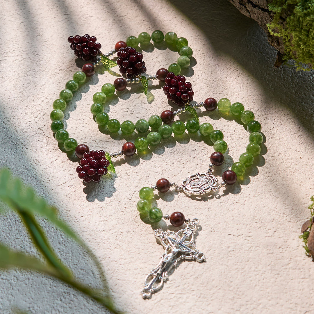 Christianartworkshop Rosenkranz aus grünen und violetten Traubenperlen, inspiriert von Christus, dem wahren Weinstock - image 4