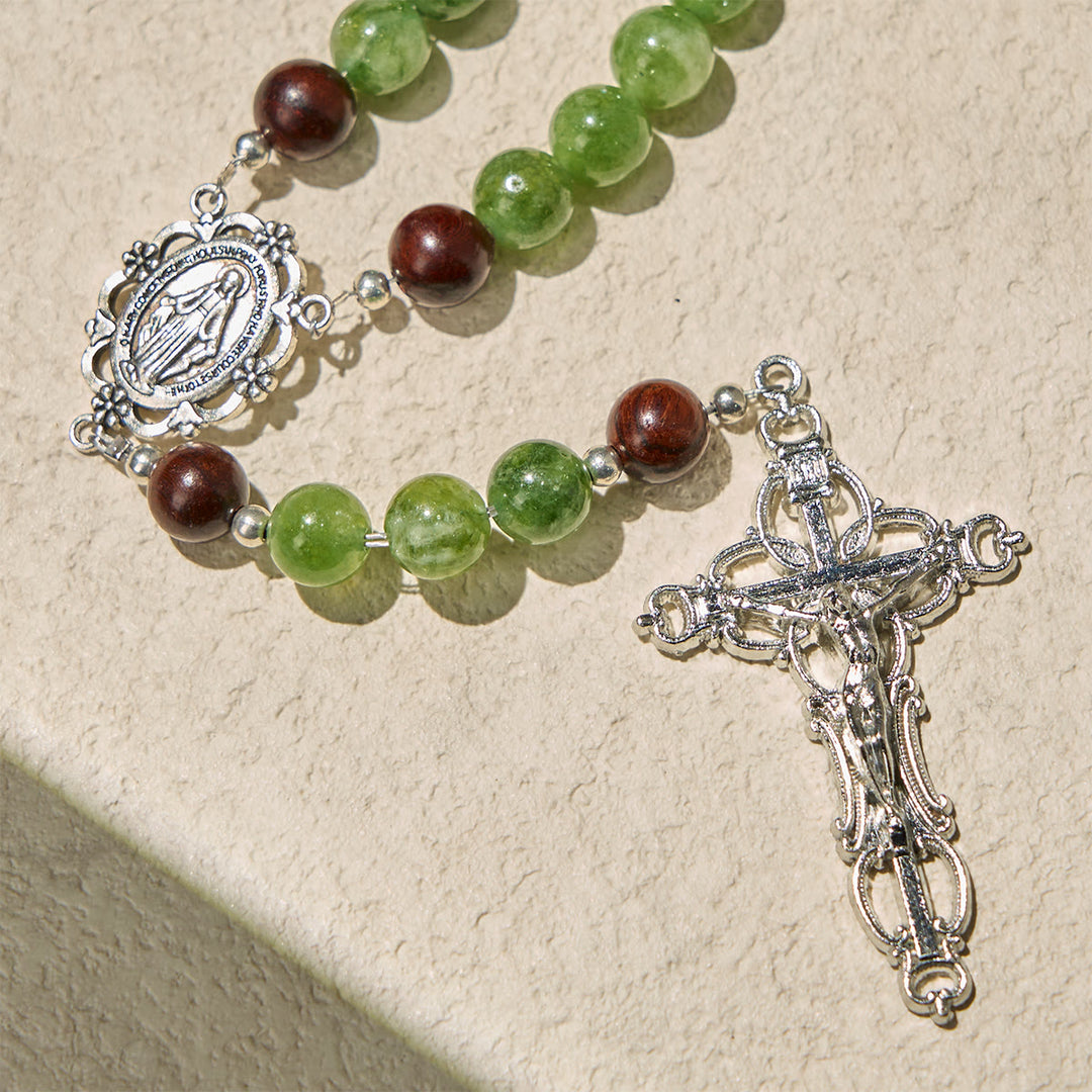Rosenkranz aus grünen und violetten Traubenperlen von Christianartworkshop , inspiriert von Christus, dem wahren Weinstock - image 7