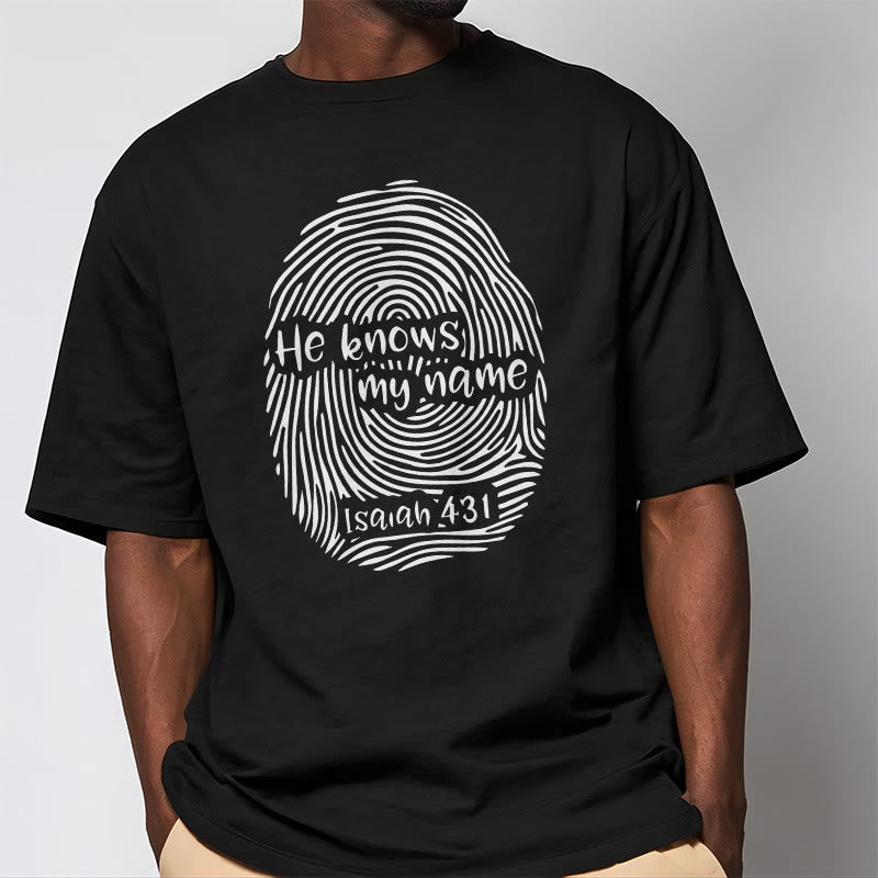 Christianartworkshop „Er kennt meinen Namen“ Fingerabdruck Bibelvers Unisex T-Shirt - image 1