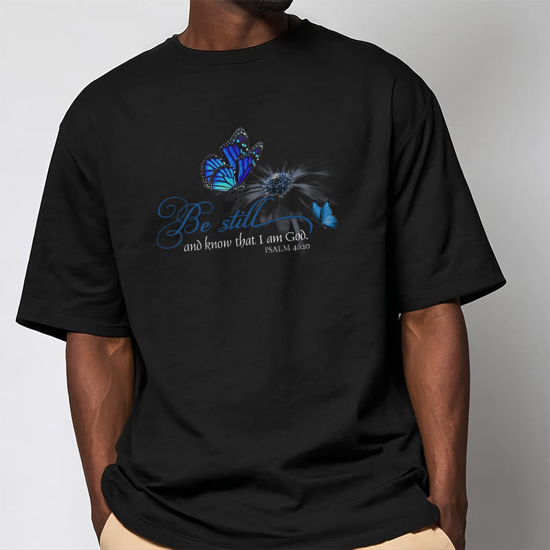 Christianartworkshop Unisex-T-Shirt mit Bibelvers „Be Still and Know God“ und Schmetterling - image 2