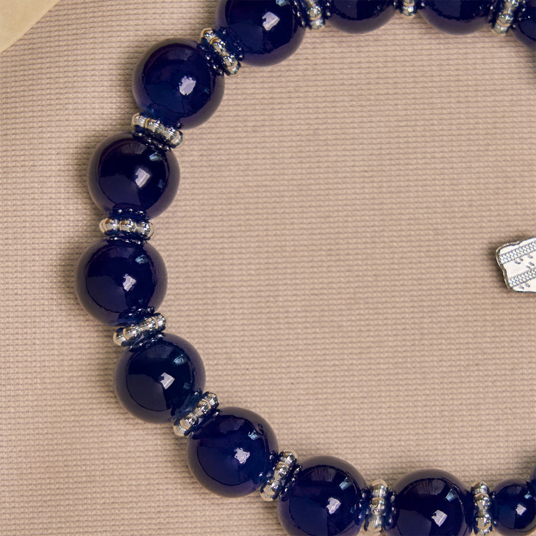 Christianartworkshop Elegante tiefblaue Perlenarmbänder mit Kruzifix und Wundertätiger Medaille - image 7