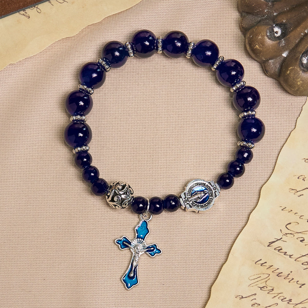 Christianartworkshop Elegante tiefblaue Perlenarmbänder mit Kruzifix und Wundertätiger Medaille - image 3