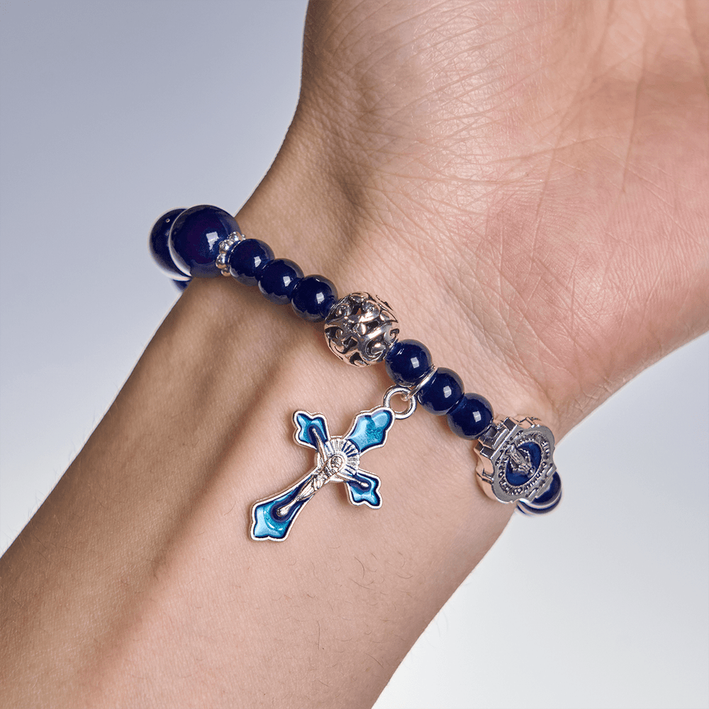 Christianartworkshop Elegante tiefblaue Perlenarmbänder mit Kruzifix und Wundertätiger Medaille - image 2