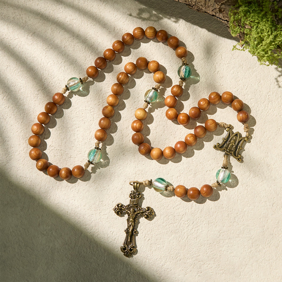 Christianartworkshop Erntedankfest: Klassischer Thuja-Rosenkranz aus braunem Holz mit hellgrünen Perlen und Unserer Lieben Frau - image 5
