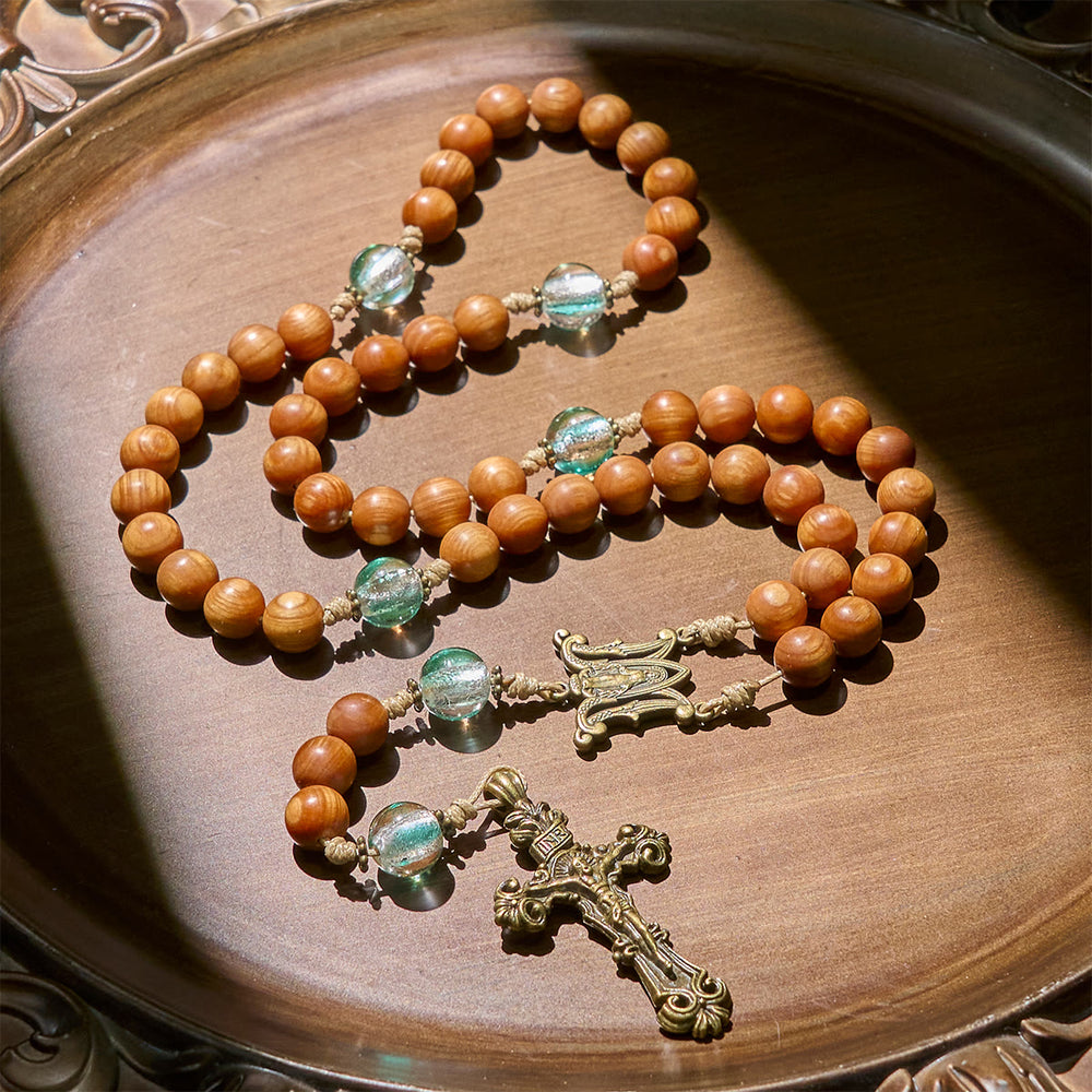 Christianartworkshop Klassischer Thuja-Rosenkranz aus braunem Holz mit hellgrünen Perlen und Unserer Lieben Frau - image 2
