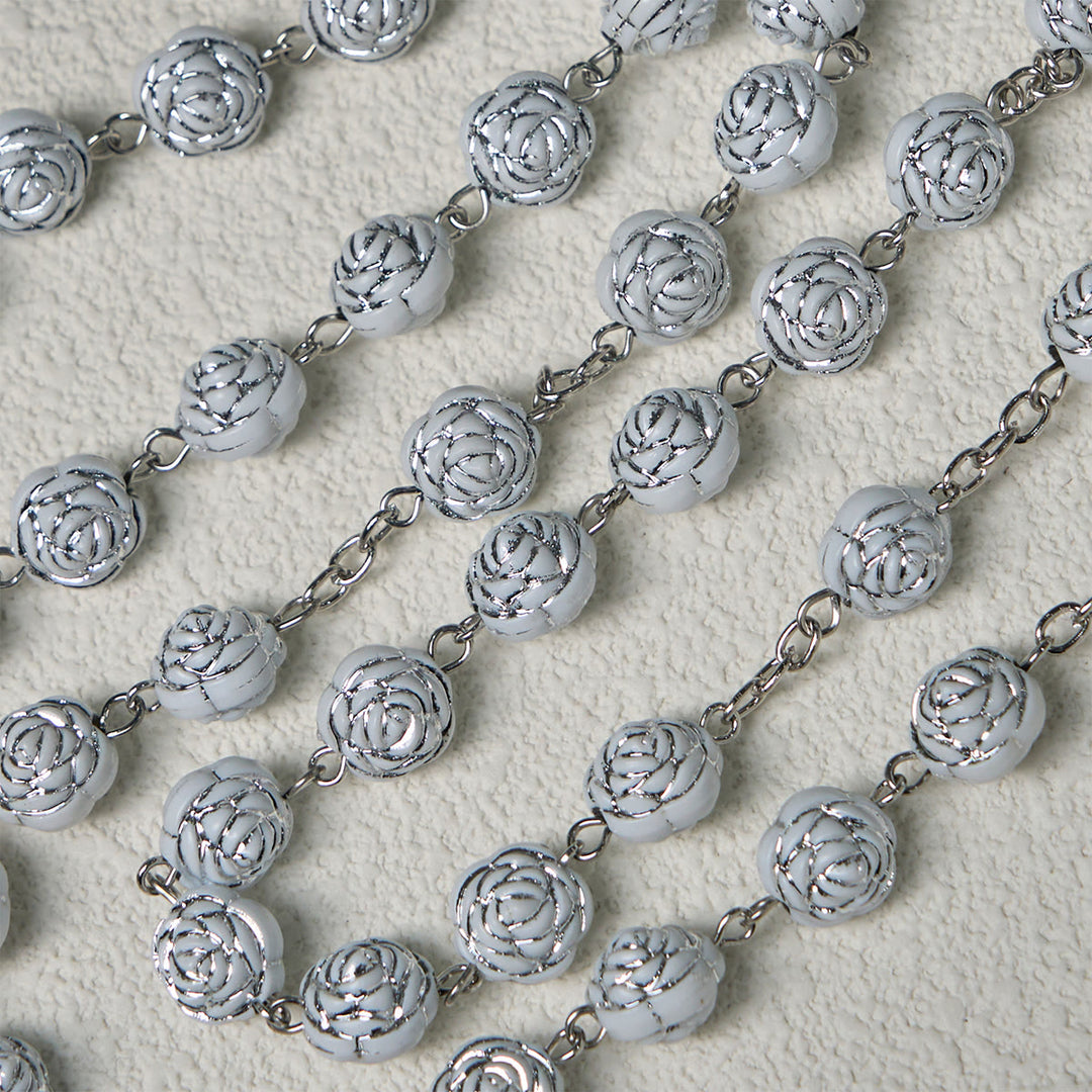 Christianartworkshop Zarte weiße Rosen, Andachtsperlen, Rosenkranz und Armbänder mit der Jungfrau Maria - image 7