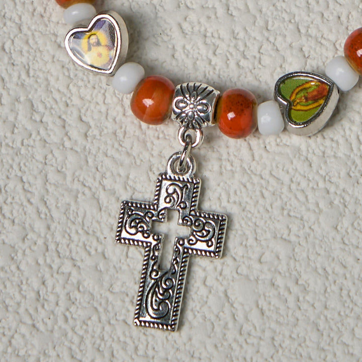 Christianartworkshop Bunte Glas- und Keramikperlenarmbänder mit Kreuz- und Heiligenherzanhängern - image 17