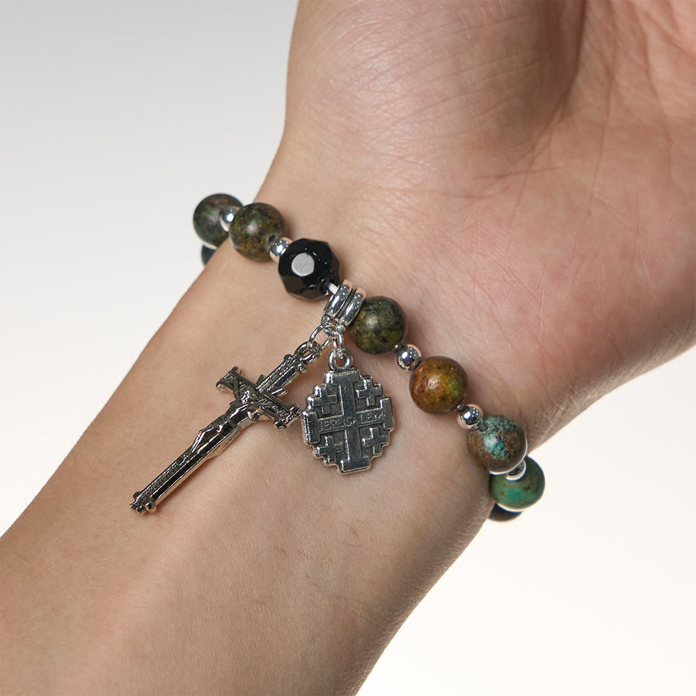 Christianartworkshop Erdige, spirituelle Armbänder im Rosenkranz-Stil mit Kruzifix und Jerusalemkreuz - image 2