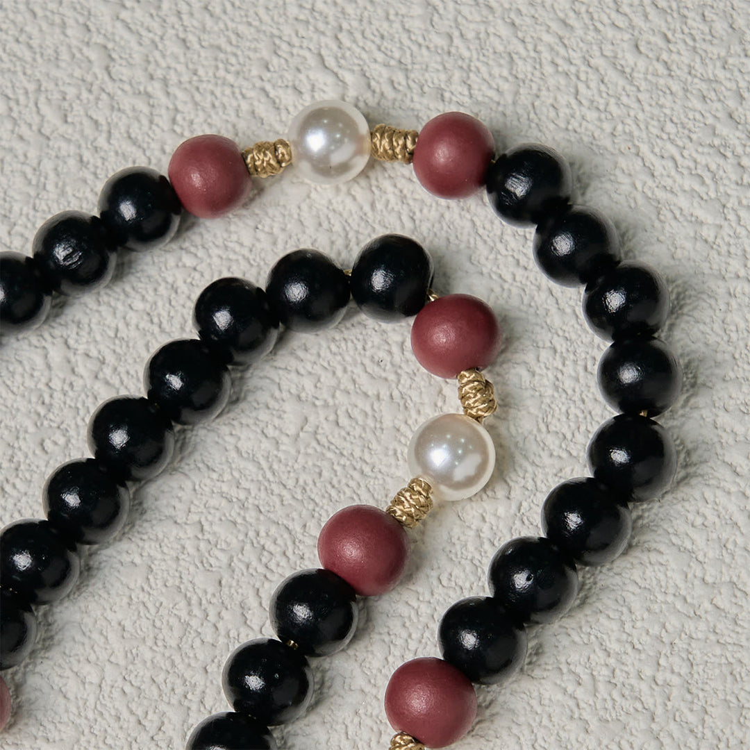 Christianartworkshop Andachts-Rosenkranz in Schwarz und Rot mit dem Segen des Heiligen Benedikt und einem roten, verzierten Kreuz - image 8