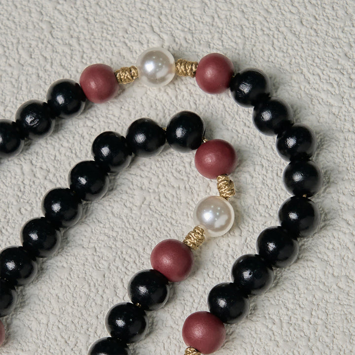 Christianartworkshop Andachts-Rosenkranz in Schwarz und Rot mit dem Segen des Heiligen Benedikt und einem roten, verzierten Kreuz - image 8