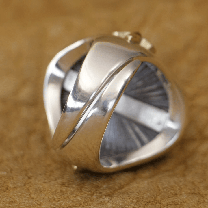 Christianartworkshop Ovaler Ring mit Jungfrau Maria aus 925er Silber – Göttlicher Schutz und Gebet - image 5