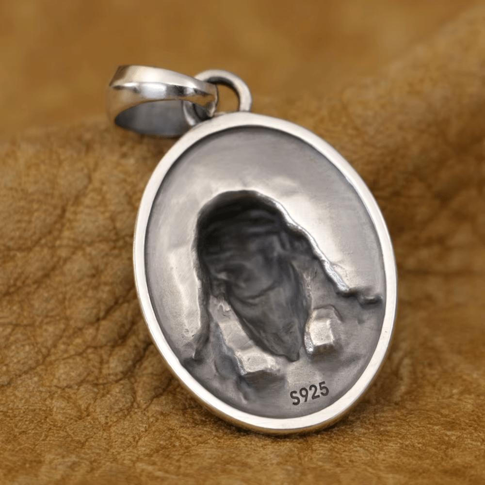 Christianartworkshop Halskette mit Jesus-Medaille in Form einer Dornenkrone aus 925er Silber: Eine Erinnerung an sein Opfer - image 8