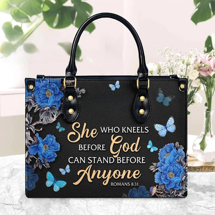 Christianartworkshop Elegante Handtasche mit Blumenmuster und Bibelvers-Zitat: „Gott ist mit ihr“ - Handtasche - image 1